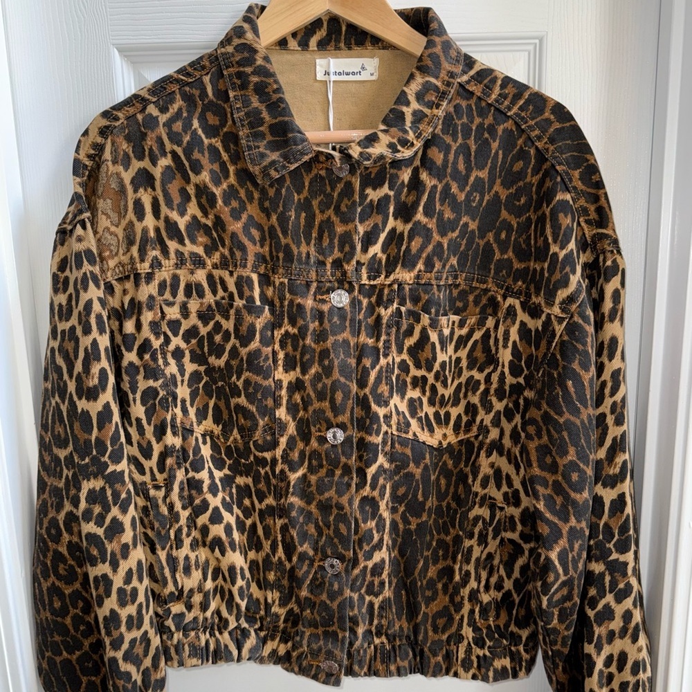 Cheetah Bomber Jacket NWT M Button Close Pockets Long Sleeve Denim Chic Feminine